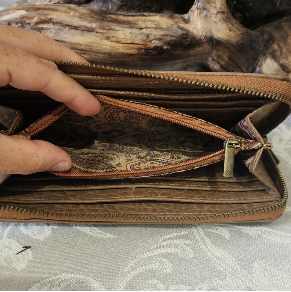 Brown Owl Wallet - Picture 6 of 12